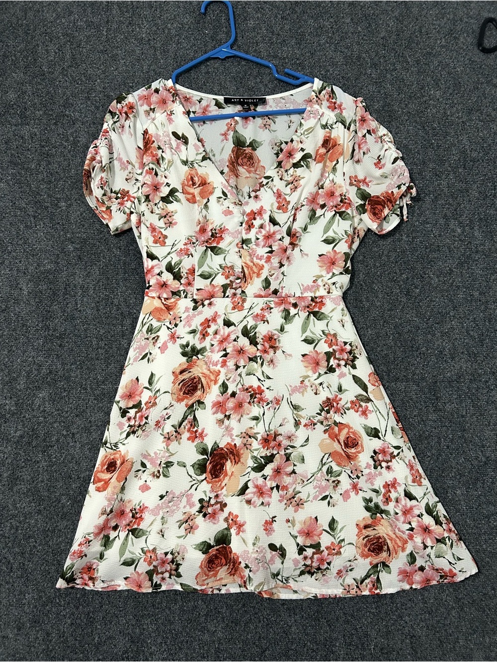 Ash & Violet Floral Elastic Back V-Neck Dress - White with Pink/Rose Flowers